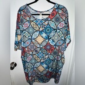 New Collection Floral Dress or can be worn as a shirt Size is between a L/XL